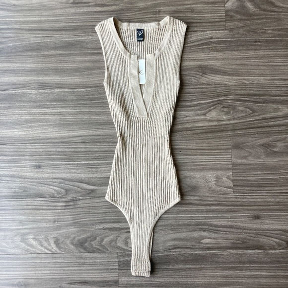 NEW Womens Down A Notch Sweater Knit Bodysuit in Taupe - Picture 4 of 7